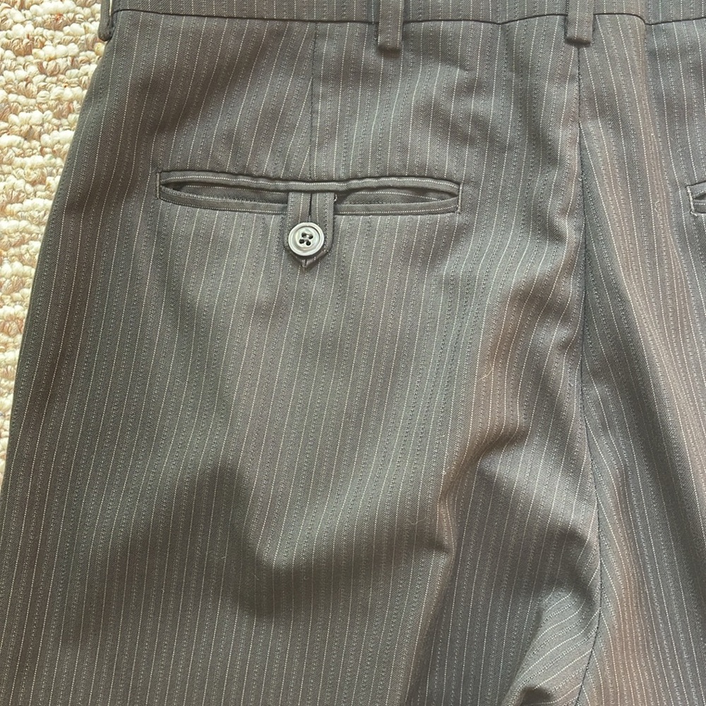 Haggar Men’s Black Pinstripe Suit Black Gray 38R - Picture 8 of 12